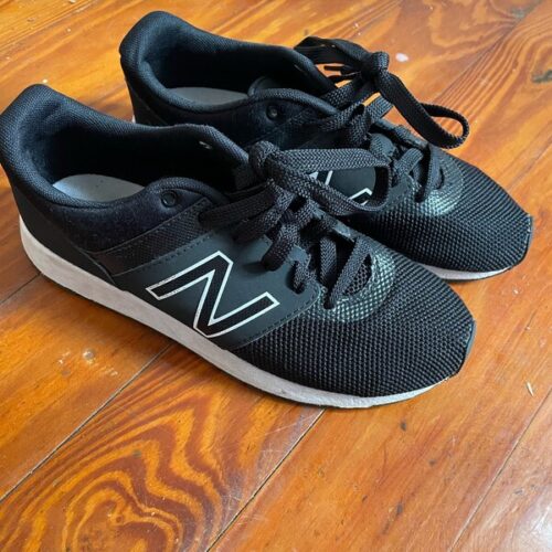 New Balance Tennis Shoes